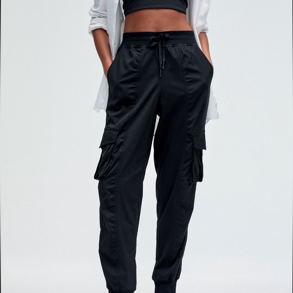 Dance Studio Relaxed-Fit Mid-Rise Cargo Jogger XS